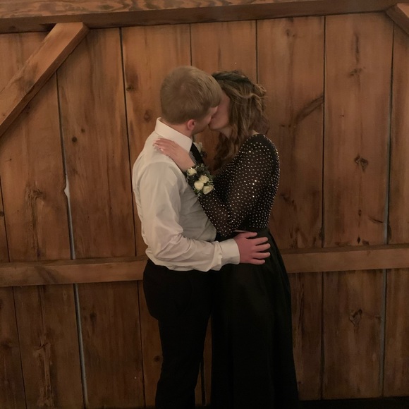 Black prom dress! - Picture 2 of 3